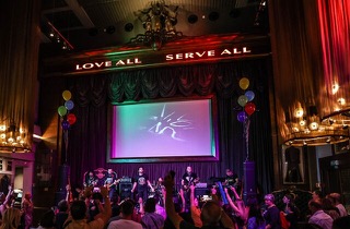 HRC PIAZZADELLAREPUBBLICA LIVEMUSIC FIRENZE HARDROCKCAFE 1